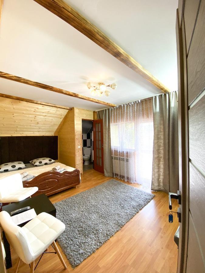 Hotel Чотири Сезони à Izki Extérieur photo